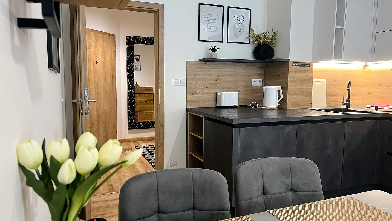 Jídelní kout, apartmán 3+kk