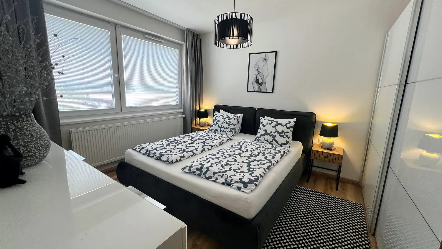 Ložnice s manželskou postelí, apartmán 3+kk